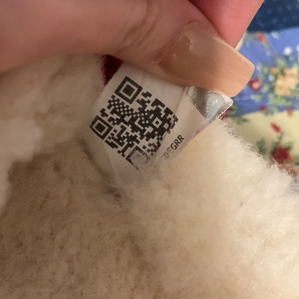 UGG Slippers - Picture 5 of 5